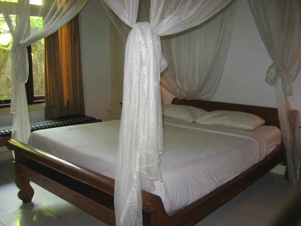 Mahalini 1 *